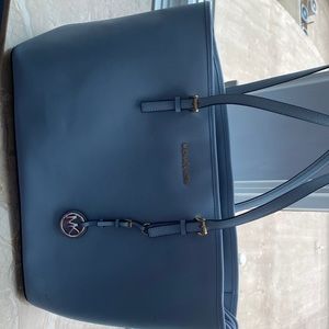 Michael kors tote
